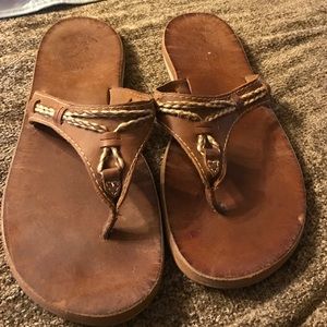 American eagle leather flip flops