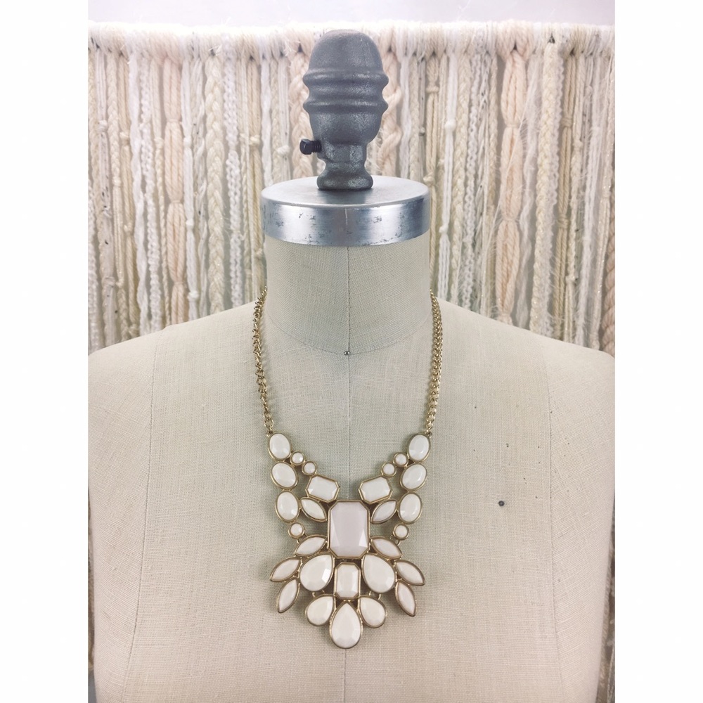 🆕White and Gold Necklace