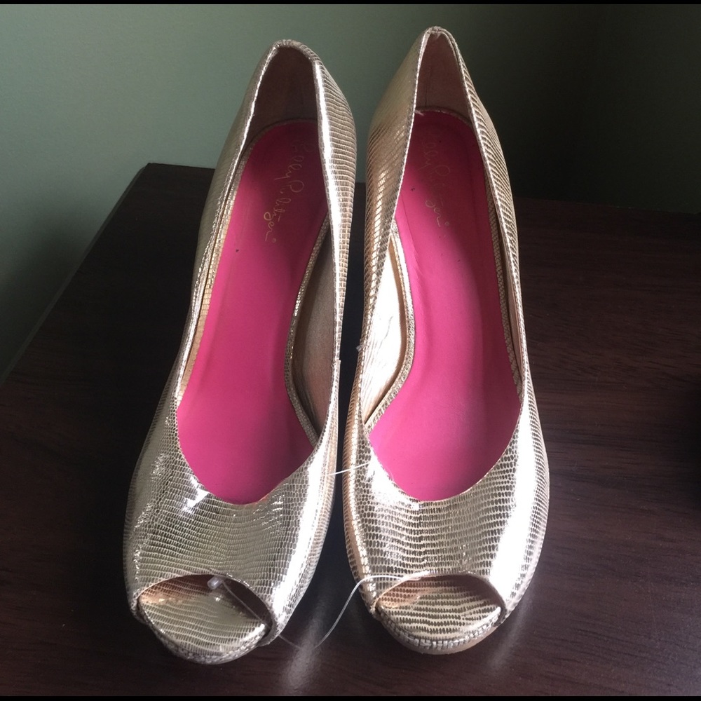 Lilly Pulitzer size 9 gold wedges used