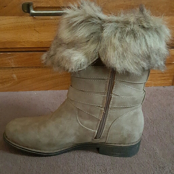 Mid calf bootie with faux fur - Picture 4 of 4