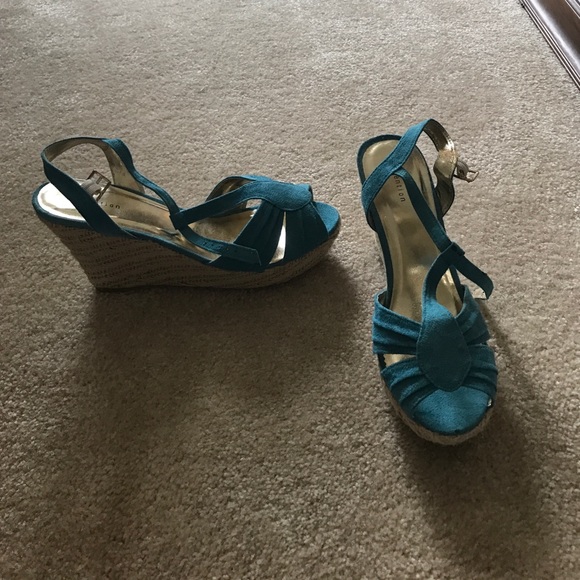 Turquoise wedge prices are adjustable - Picture 1 of 1