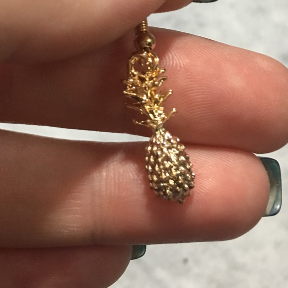 (K2) Gorgeous Gold Dangle Pineapple Earrings - Picture 2 of 3
