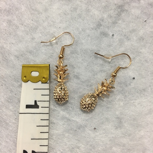 (K2) Gorgeous Gold Dangle Pineapple Earrings - Picture 3 of 3