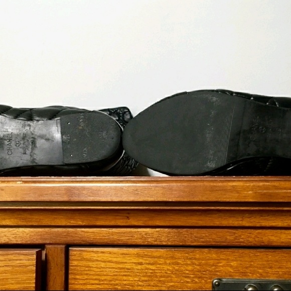 🎉RARE 100%AUTHENTIC QUILTED LEATHER CHANEL BOOTS! - Picture 4 of 4