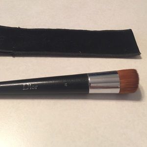 Dior Fluid Foundation Brush high coverage