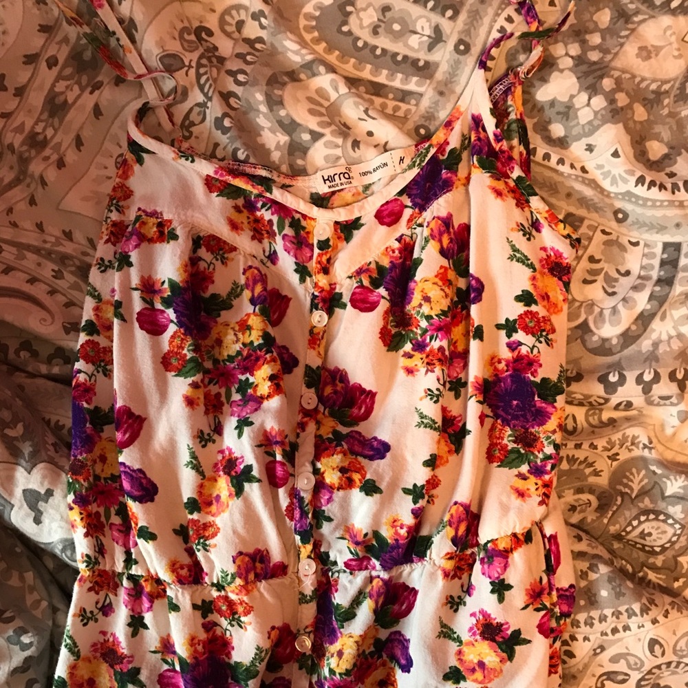 Flowery summer top! Size S