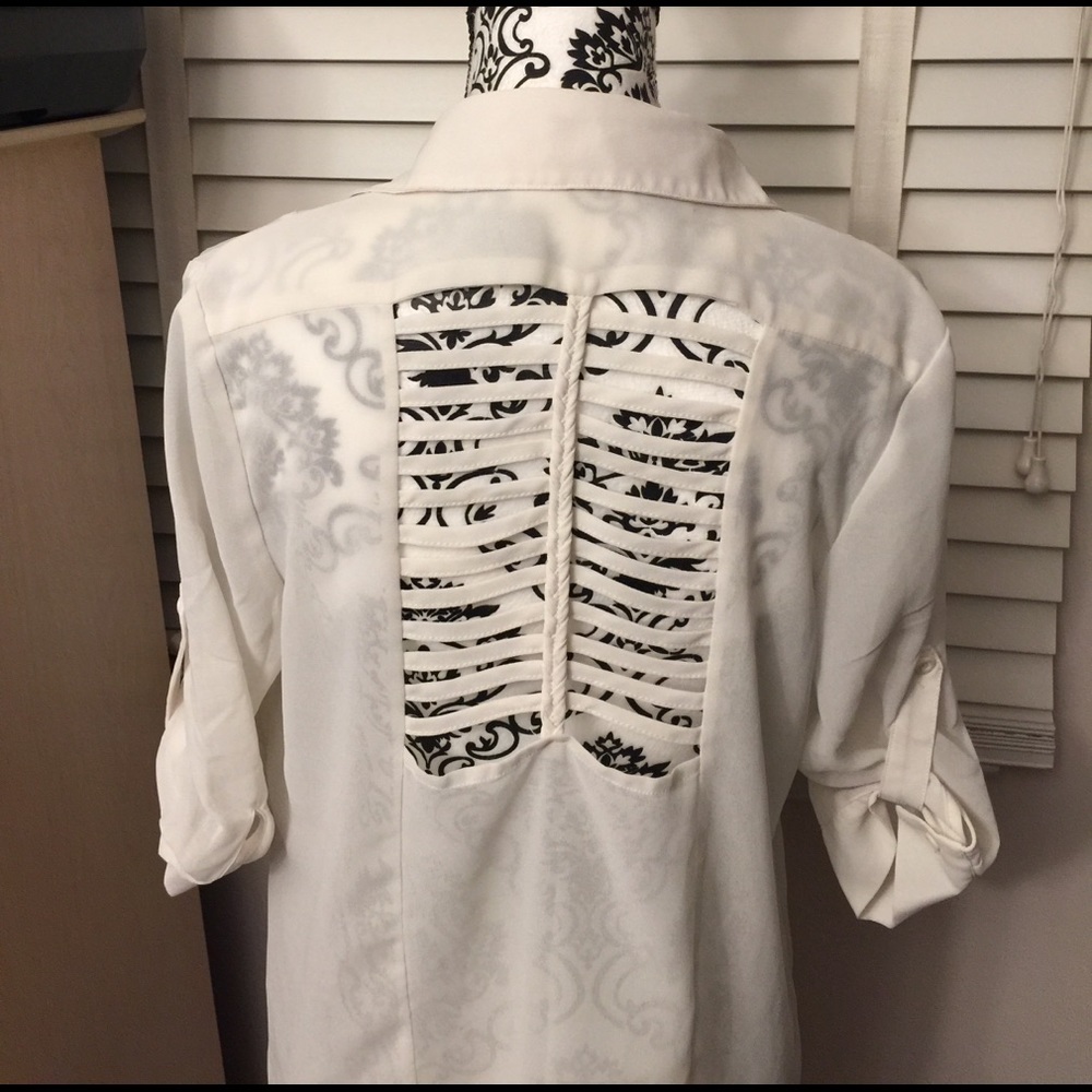 🍦🍦BLVD sheer cream blouse🍦🍦