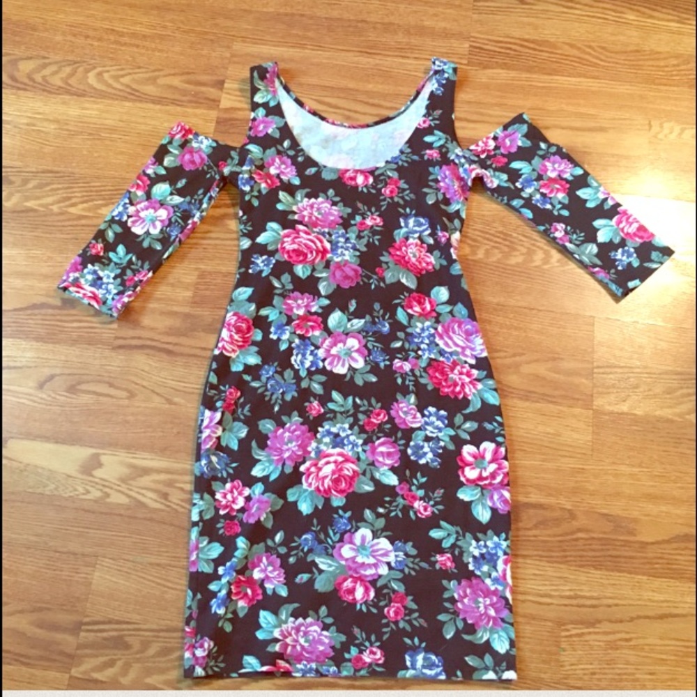 Size Small Urban Renewal Dress - Picture 2 of 3