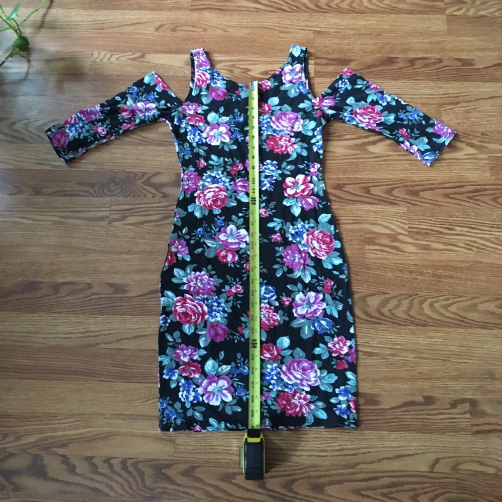 Size Small Urban Renewal Dress - Picture 3 of 3