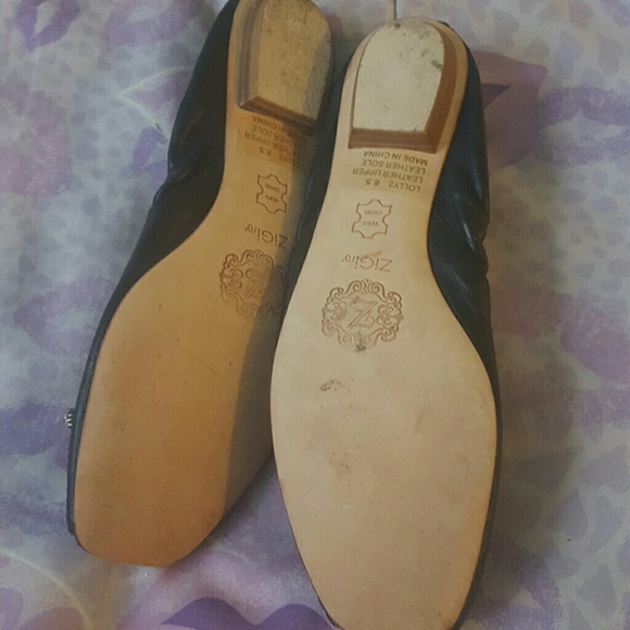 Shoe - Picture 3 of 4