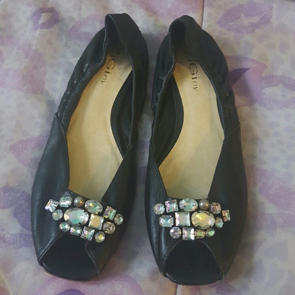 Shoe - Picture 4 of 4