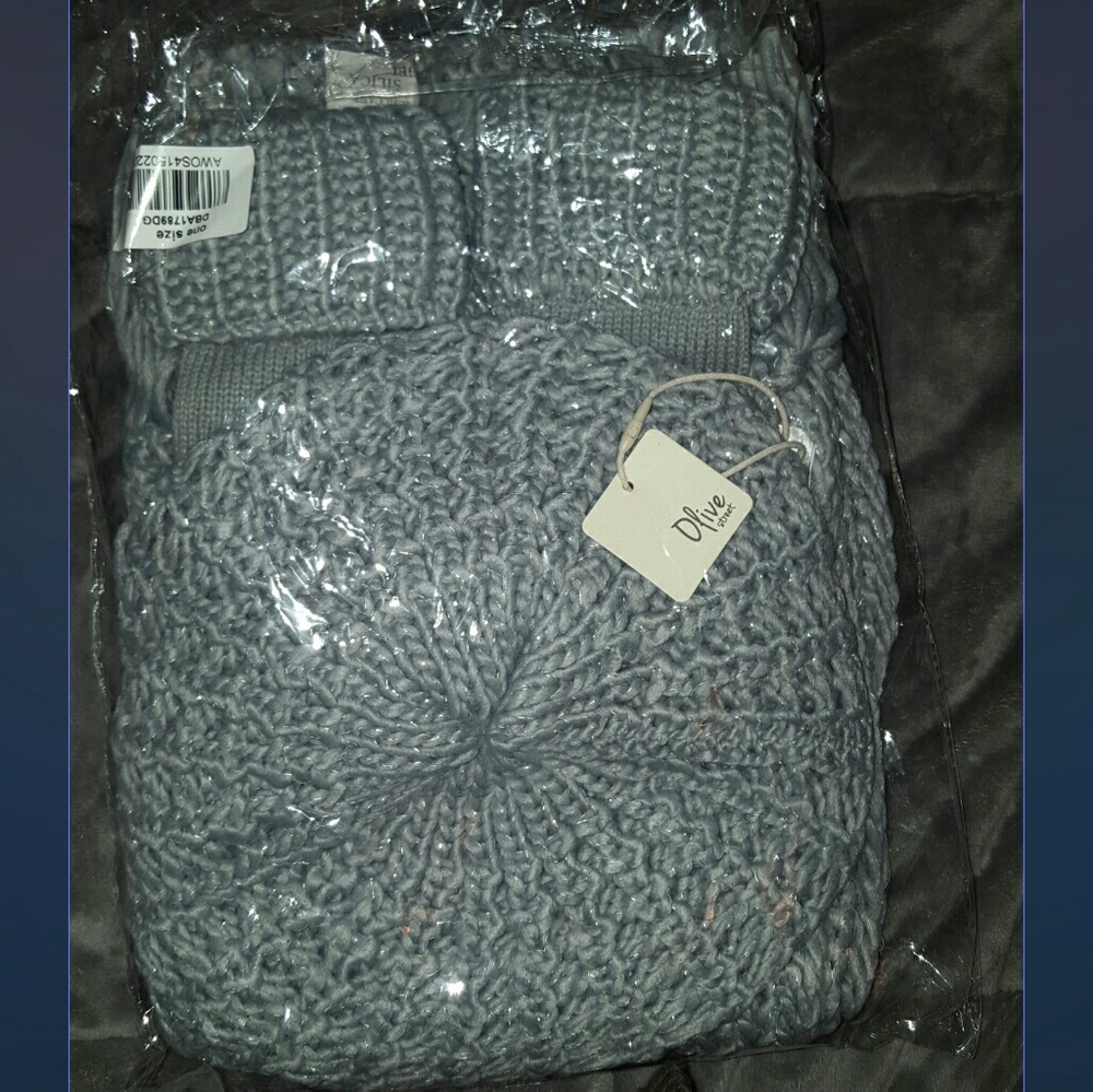Hat - scarf - glove set