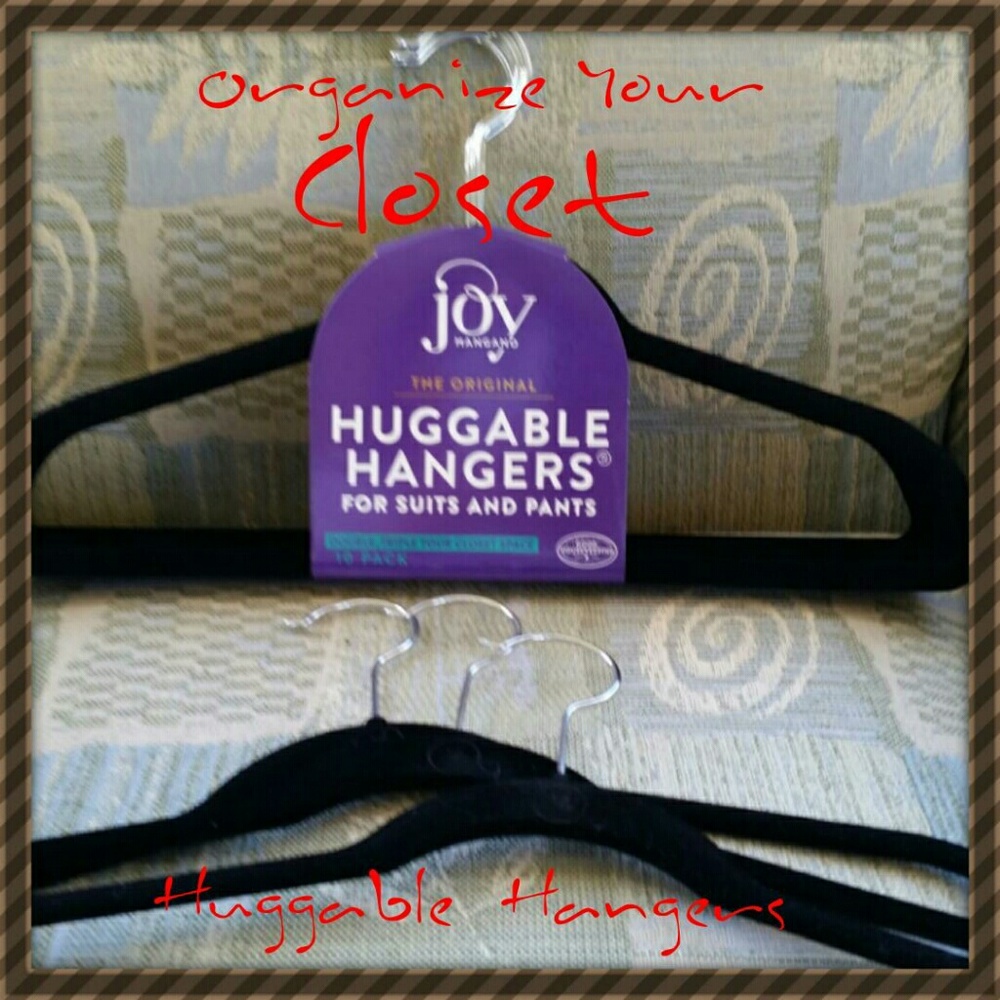 35 PIECE SET OF HUGGABLE HANGERS