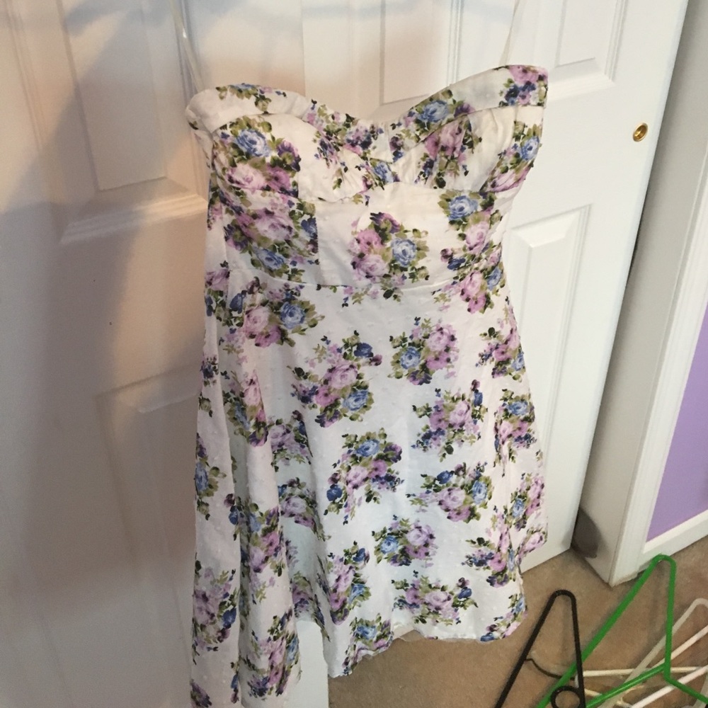 Strapless Delia's dress