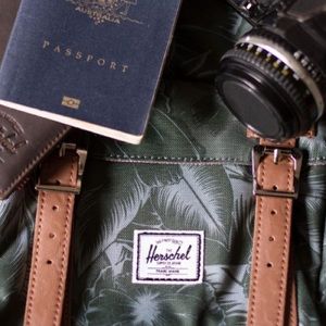 Hershel Novel Duffle Jungle Floral Green