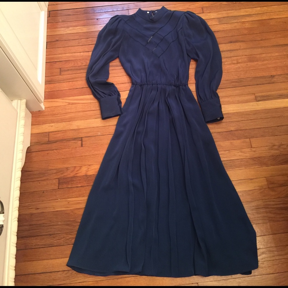 Vintage high-collared dress, size 4