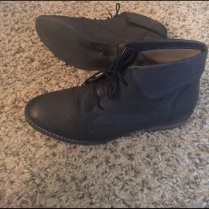 Steve Madden Stingrei Booties