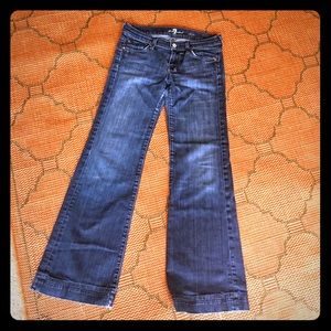 Iconic 7FAM Dojo jeans in medium blue wash