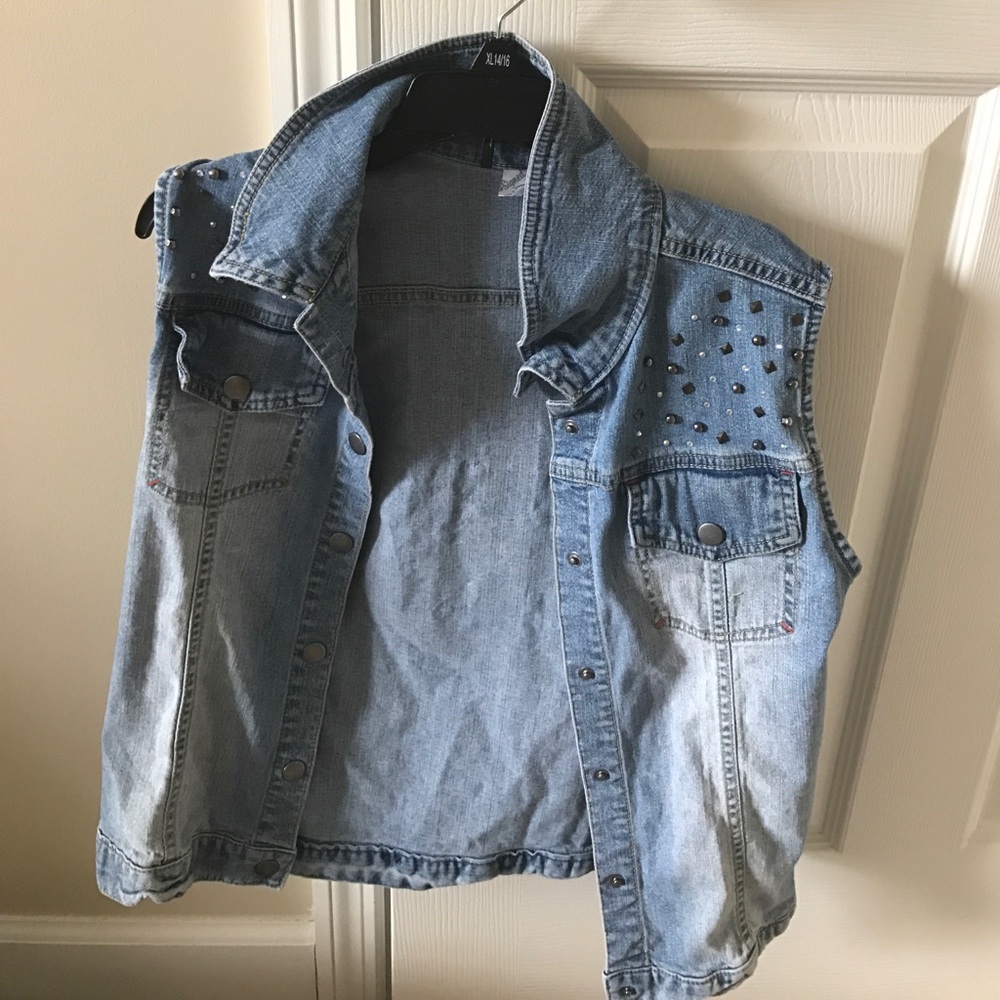 Jean vest prices are adjustable