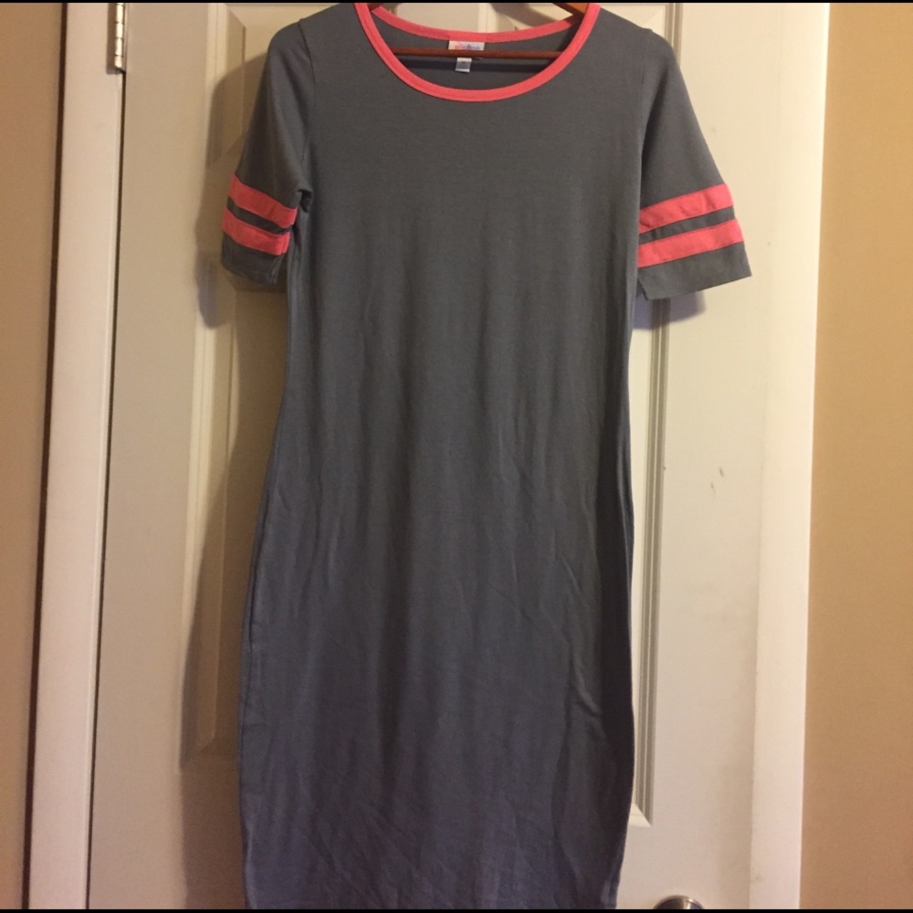 LuLaRoe Medium Gray Julia EUC