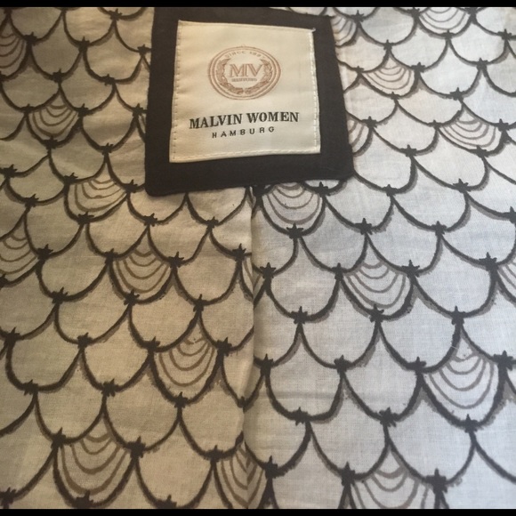 Eye catching beaded jacket by Malvin. - Picture 4 of 4