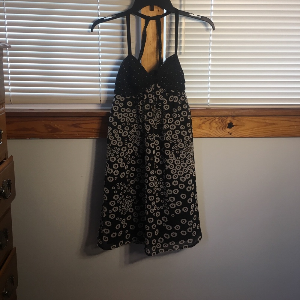 Cut out back floral dress!