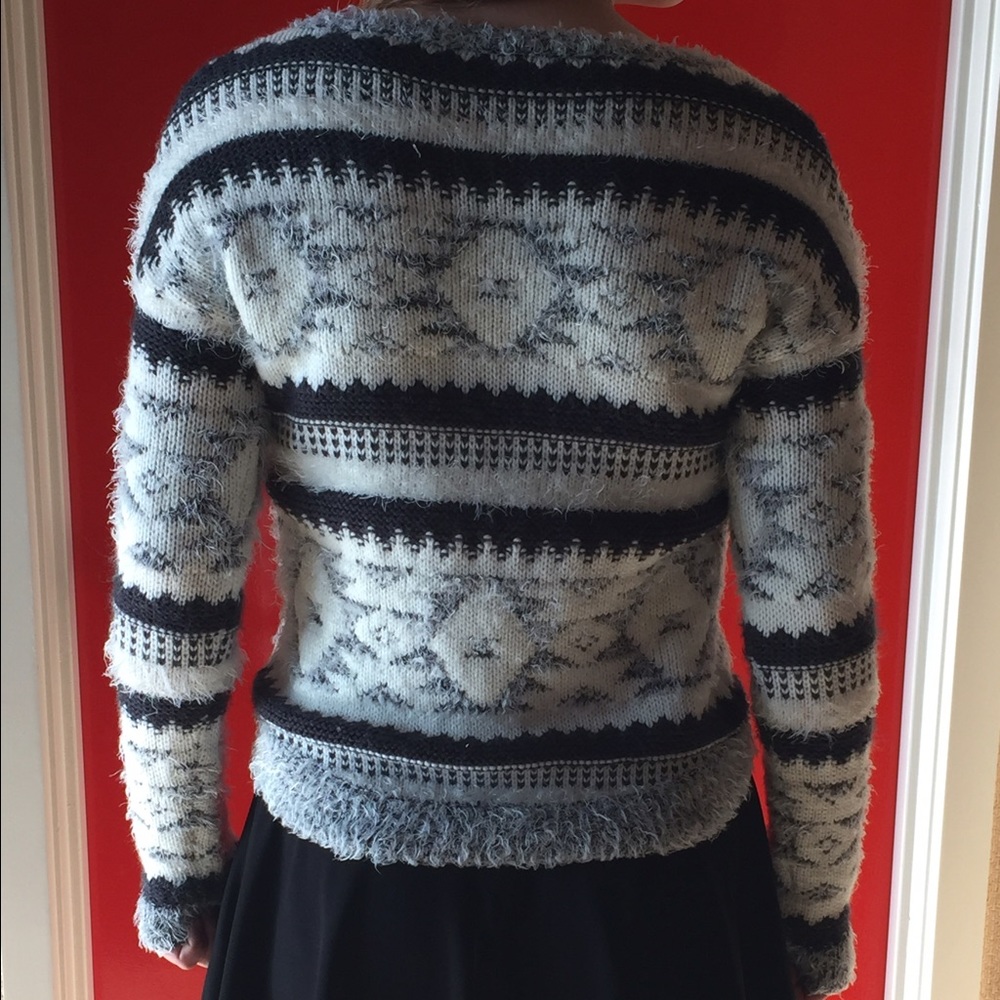 Sweater - Picture 4 of 4