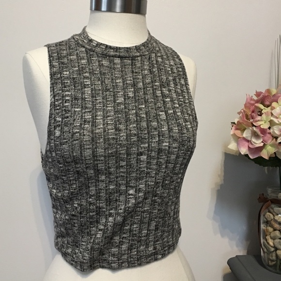 Forever 21 Tops - ⚠️50% off Bundles!!!⚠️  🌾White and Grey crop