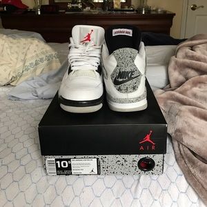 OG white cement 4's (2017 release) sz. 10.5