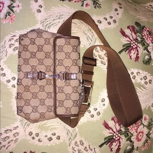 Gucci fannypack