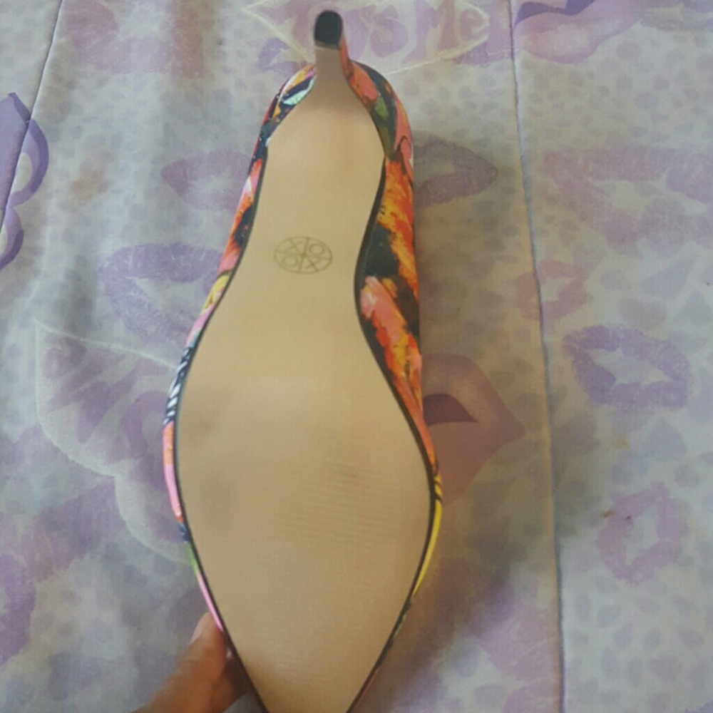 Shoe - Picture 3 of 4