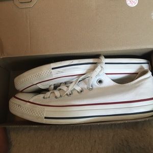 Converse low top