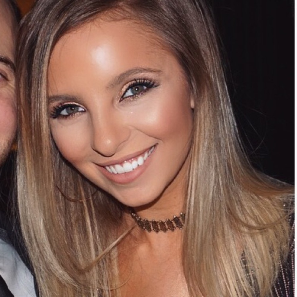 Meet your Posher, Lauren