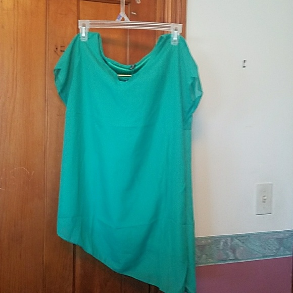 Green top - Picture 5 of 6