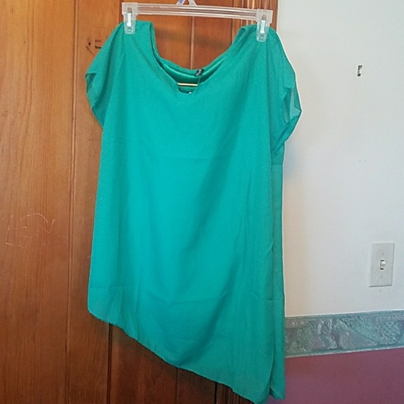 Green top - Picture 6 of 6