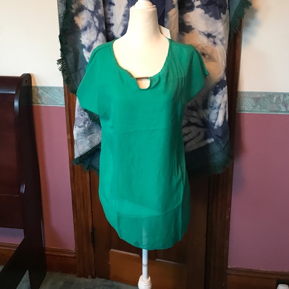 Green top - Picture 2 of 6