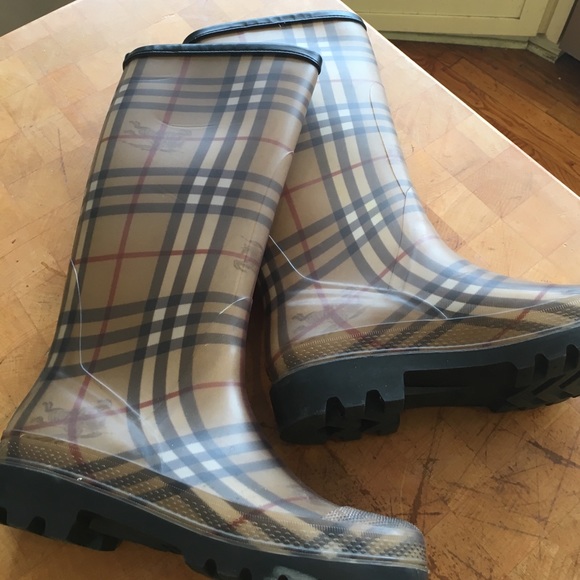 Burberry Shoes - Burberry Novacheck Rainboots NEW, W Leather Trim 9