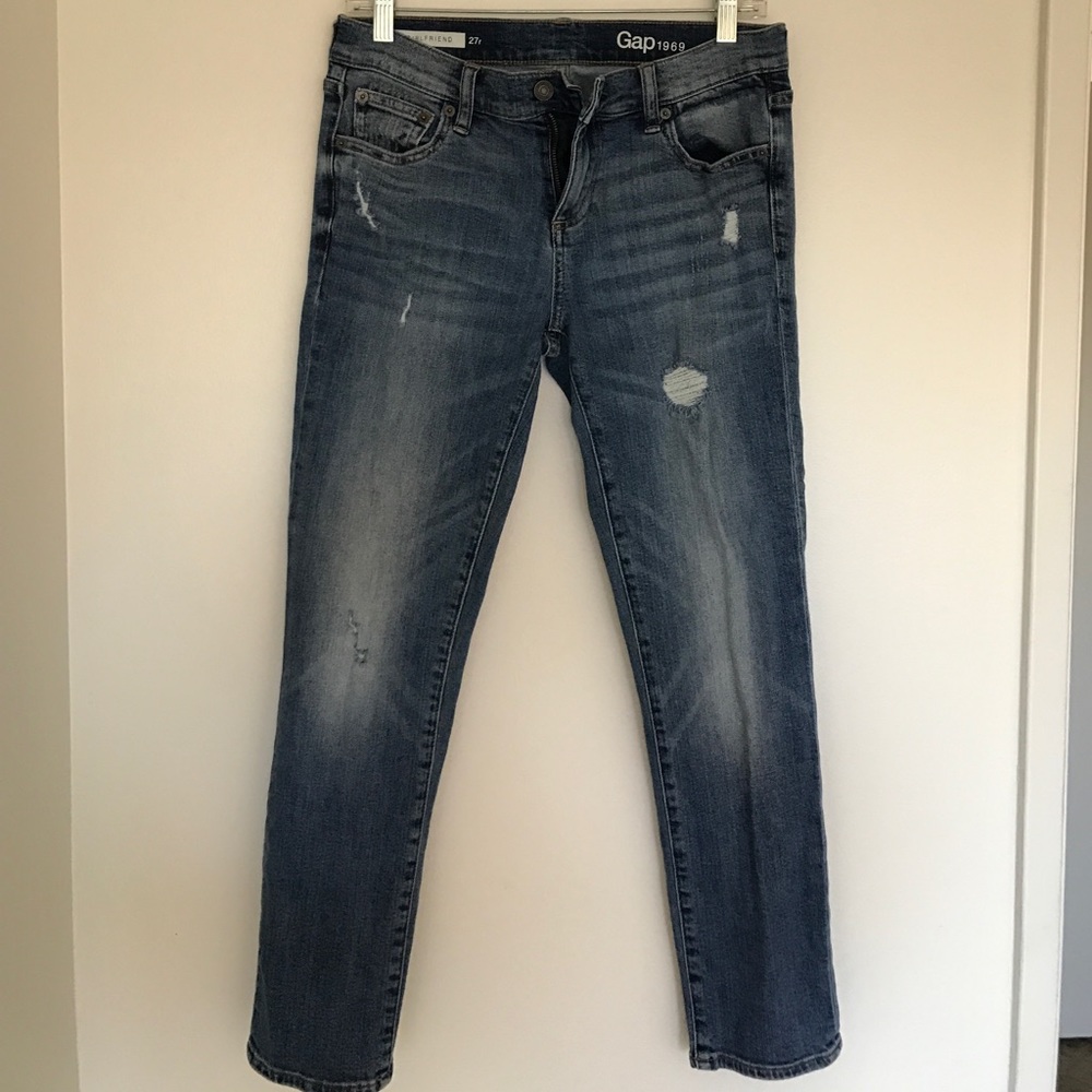 Gap Lightly Weathered Girlfriend Jeans Size 27r