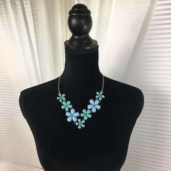 Blue Flower Necklace - Picture 2 of 4