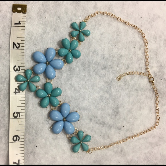 Blue Flower Necklace - Picture 4 of 4