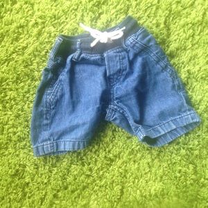 18M-24M Shorts with stretch waistband