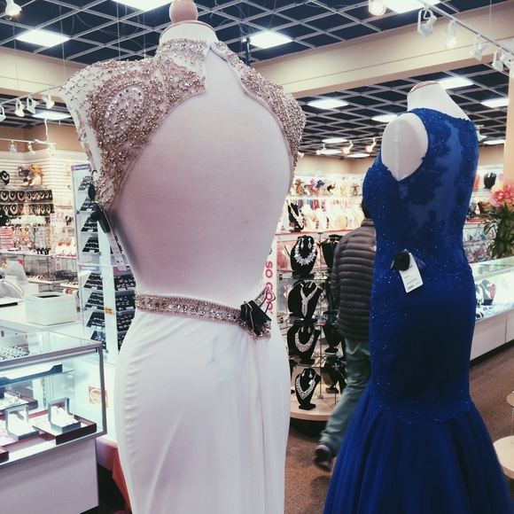 Prom Dress - Picture 3 of 4