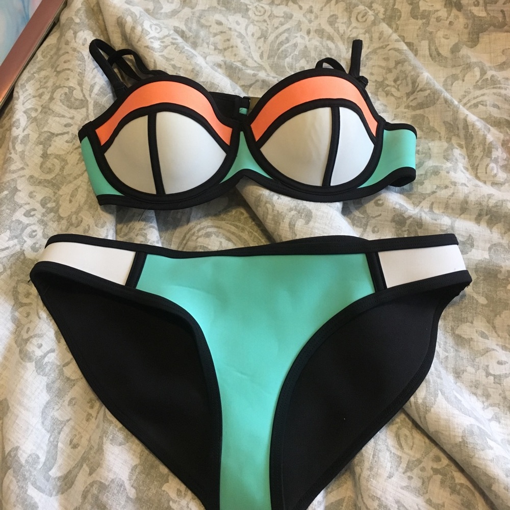 Triangle bathing suit set
