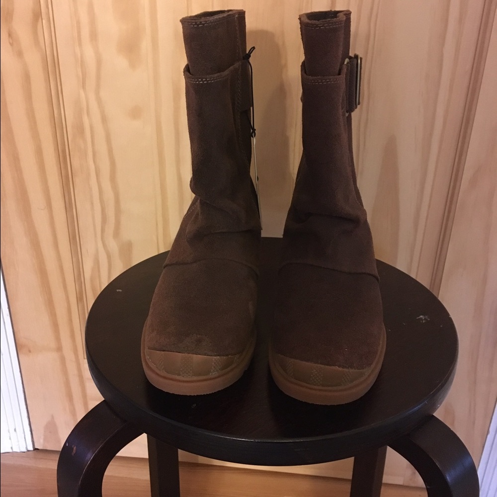 Sorel Toronto mid boot. Clearance!