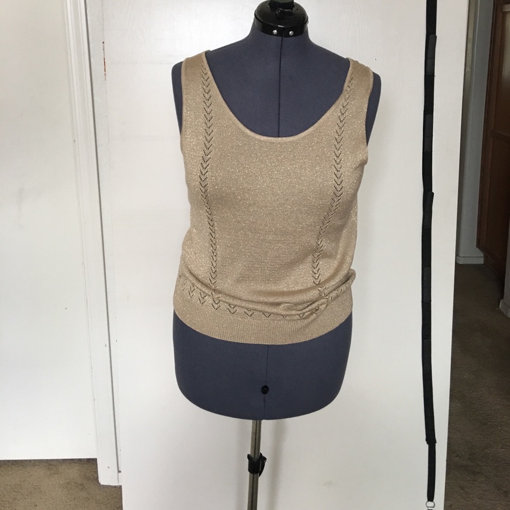 Sleeveless shell