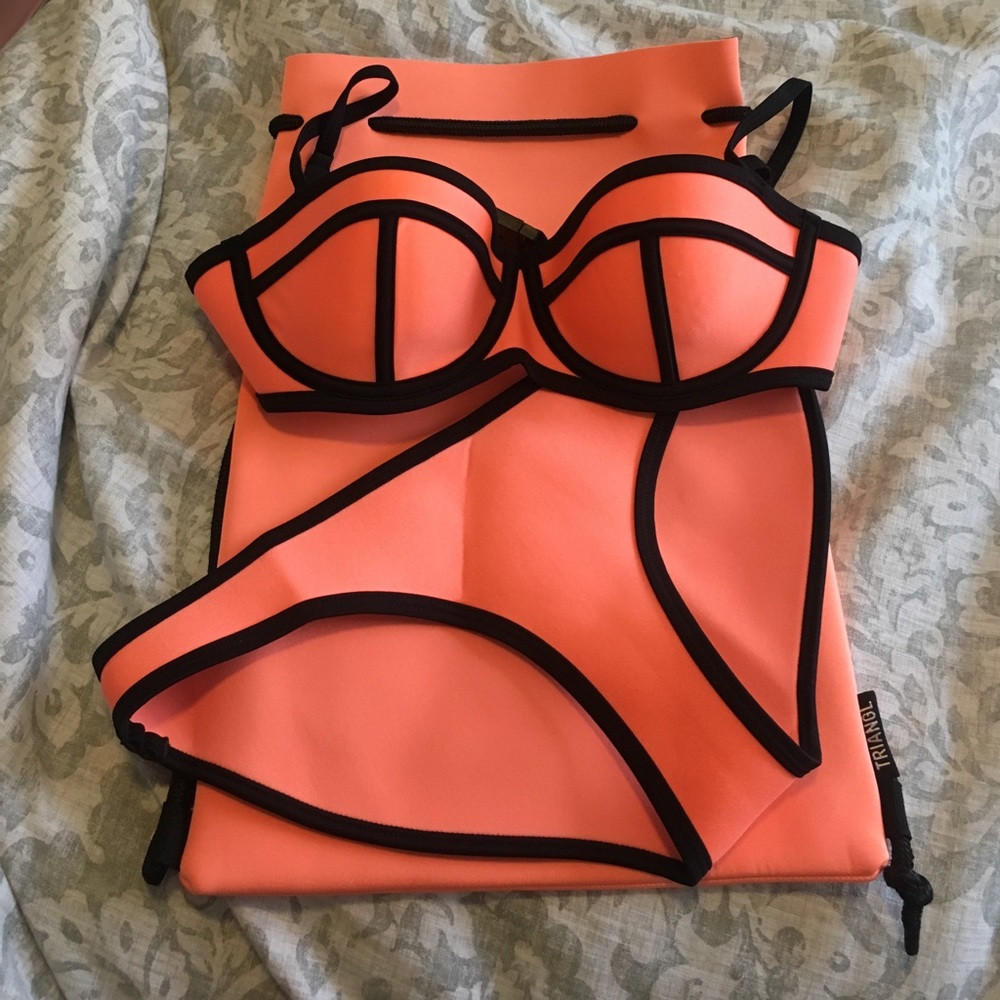 Triangl bathing suit set