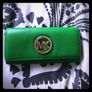 Michael Kors Wallet - never used!