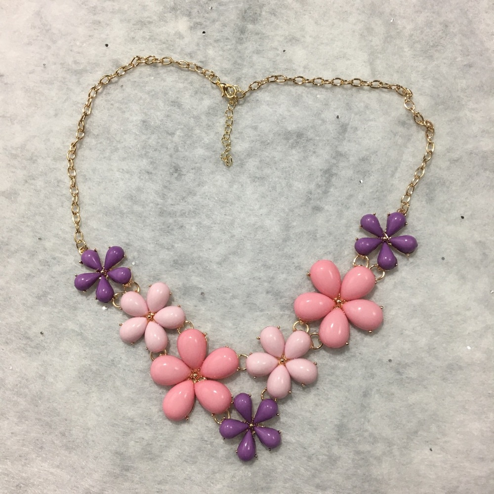 Pink Flower Necklace - Picture 4 of 5
