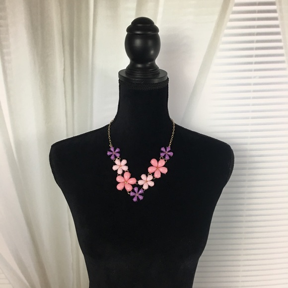 Pink Flower Necklace - Picture 2 of 5