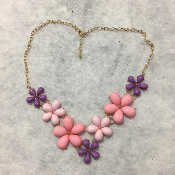 Pink Flower Necklace - Picture 4 of 5